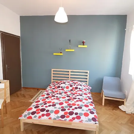 아파트 Cozy 2 Bedrooms In The Old Town