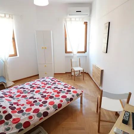 Cozy 2 Bedrooms In The Old Town Apartment